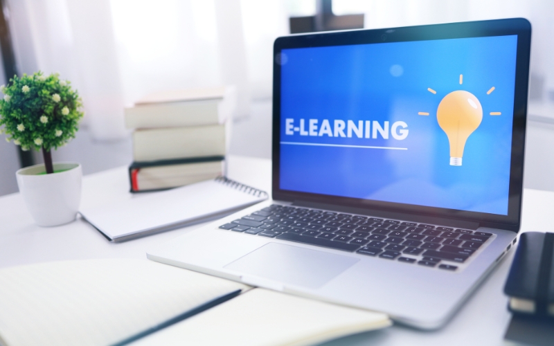 khái niệm hệ thống elearning