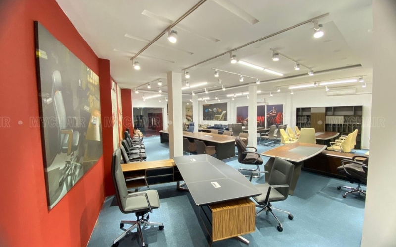 mua bàn làm việc tại mychair