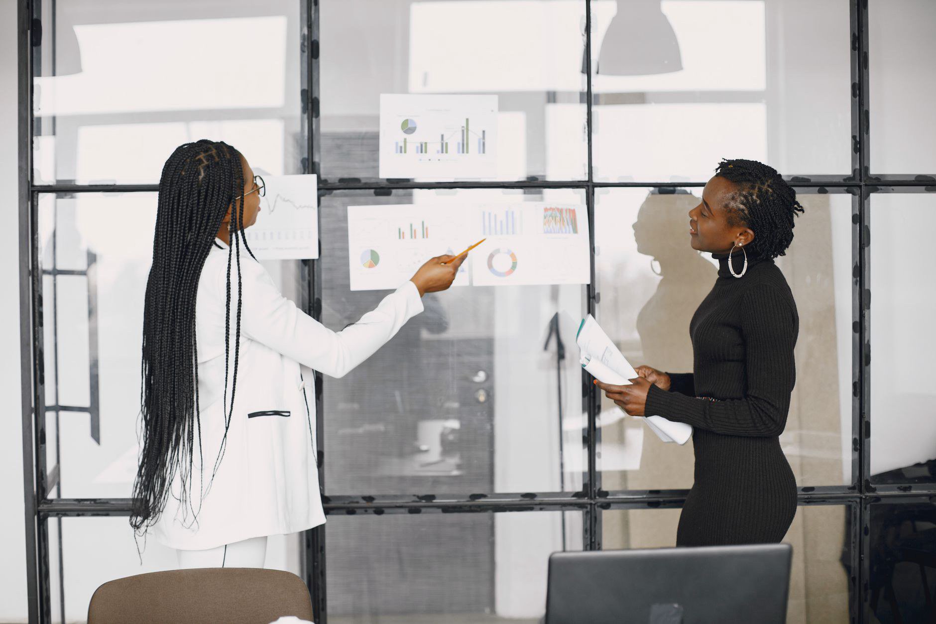 Vì sao lập trình viên .NET cần quan tâm đến báo giá gia công ty ren M6?